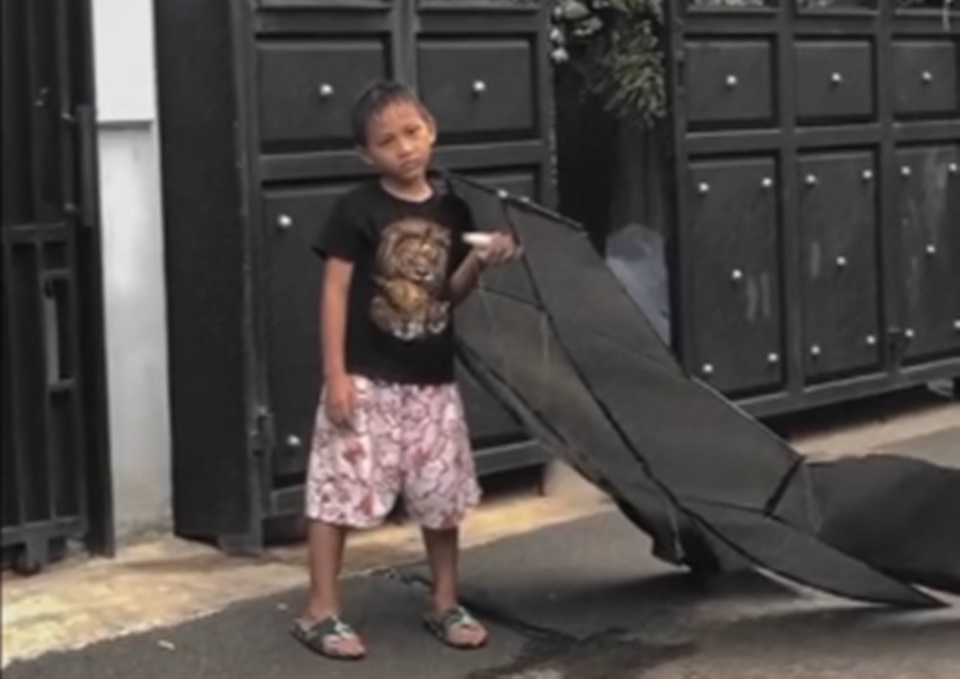 Putra Almarhumah Mpok Alpa Direkam Diam-diam Picu Kritik [Instagram]